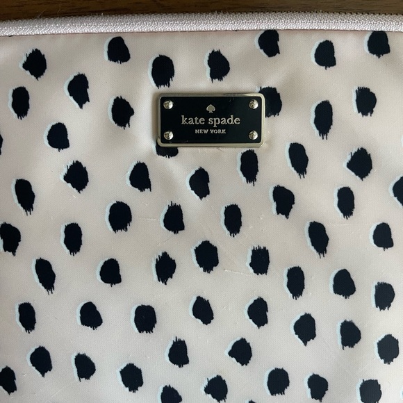 Kate Spade Black and Cream Laptop Sleeve - Picture 2 of 5